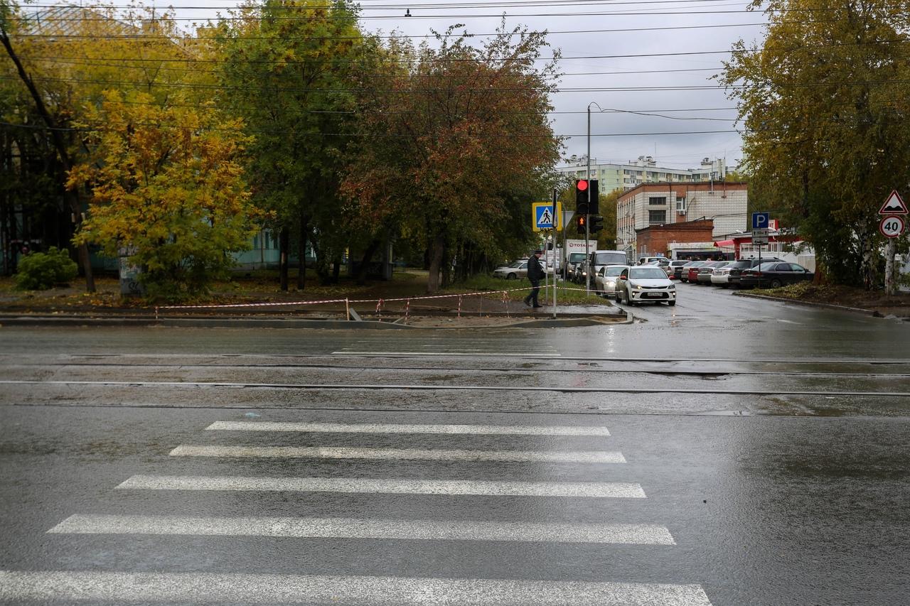 Фото «Заколебали эти пробки 24/7»: водители и пешеходы проклинают перекопанные из-за ремонта улицы Новосибирска 18